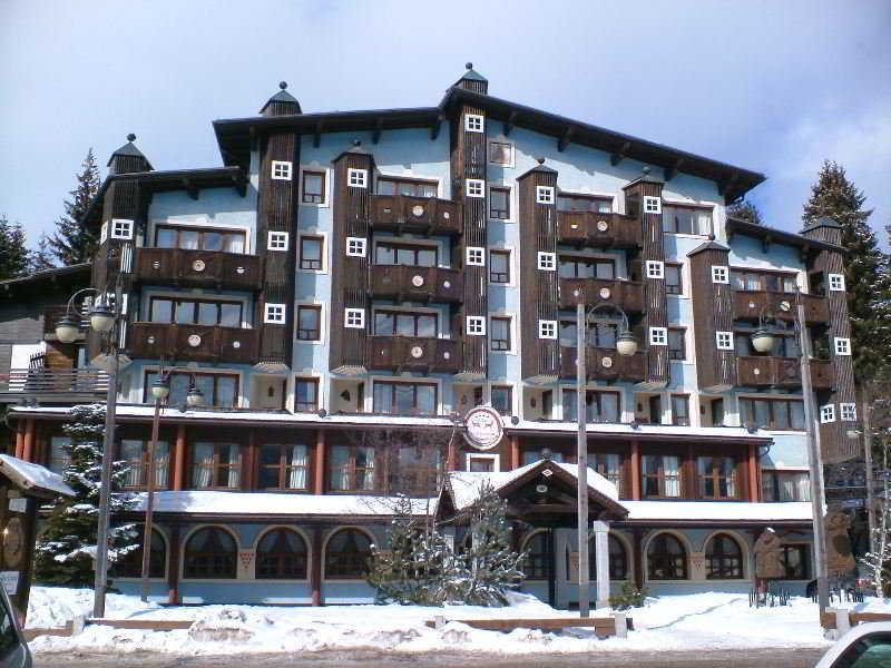 Rta Hotel Catturani Madonna di Campiglio Exterior photo