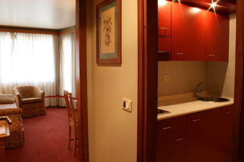 Rta Hotel Catturani Madonna di Campiglio Exterior photo