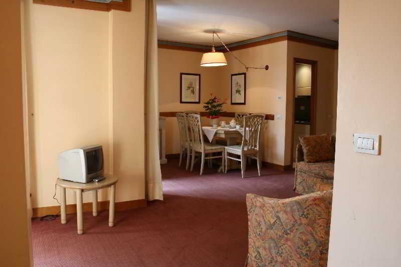 Rta Hotel Catturani Madonna di Campiglio Exterior photo