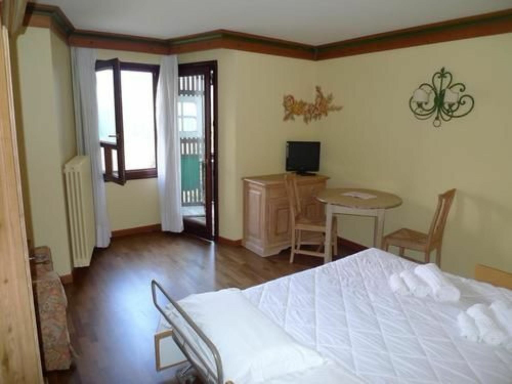 Rta Hotel Catturani Madonna di Campiglio Exterior photo