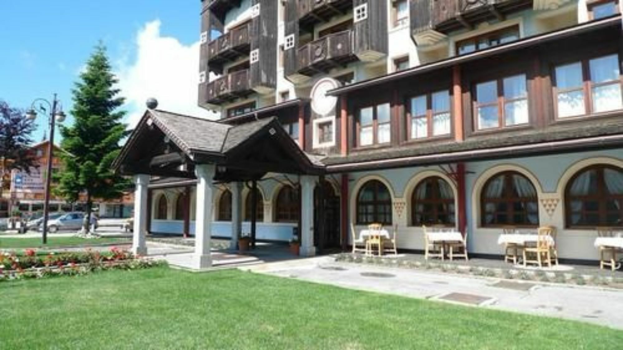 Rta Hotel Catturani Madonna di Campiglio Exterior photo